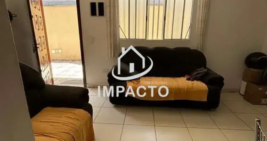 Sobrado em condomínio com 3 dormitórios sendo 1 suíte e 1 vaga à venda