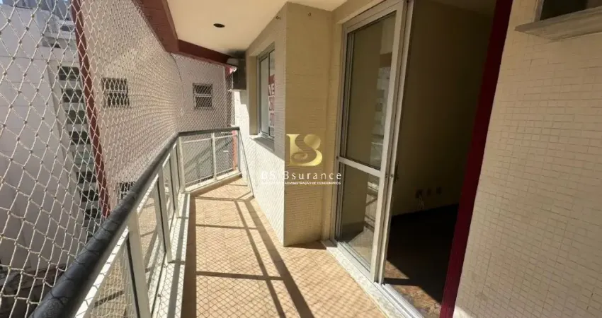 Apartamento de 2 quartos sendo 1 suíte na quadra  da Praia