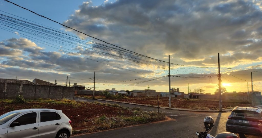 Casa com 2 quartos à venda na Rua Euripedes Carlos Bruneli, 0, Loteamento Monte Hebron, Uberlândia