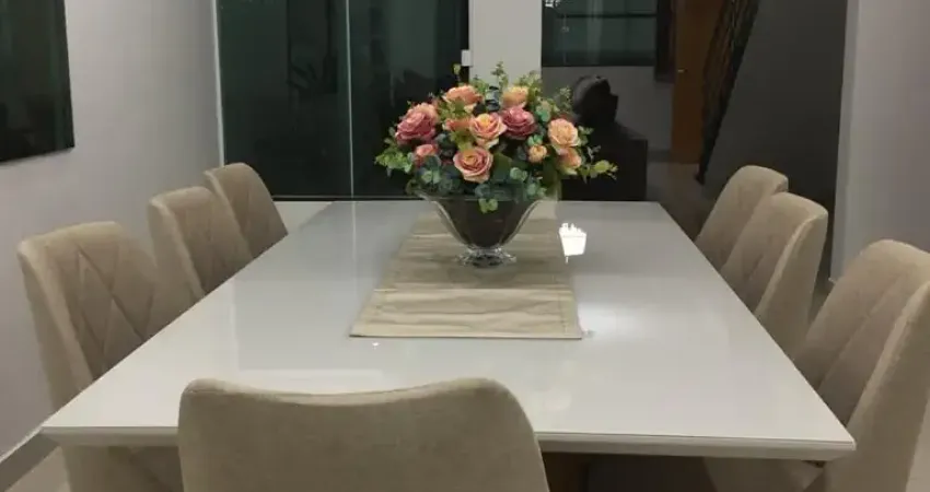 Casa sobrado bairro jardim patricia proximo ao detran em otimo local .