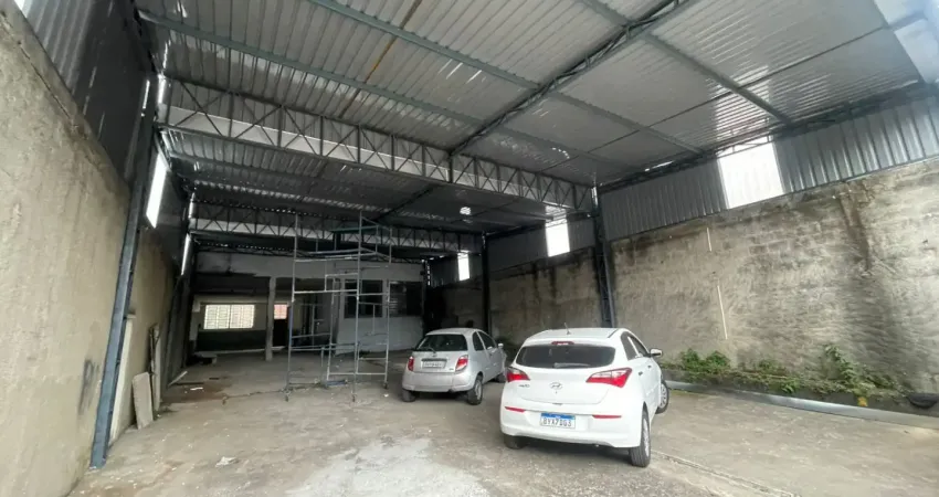Galpão 1.300m² para locação R$ 25.000,00, Zoneamento Industrial (Localizado na Rua Radio - travessa da Avenida dos Estados)