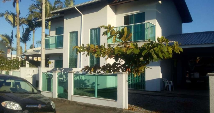 Sobrado à venda no bairro Praia do Sonho - Palhoça/SC