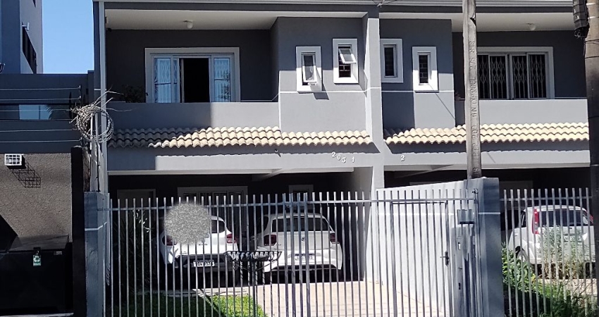 Sobrado 3 quartos e 3 vagas de garagem no Novo Mundo