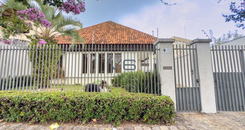 Casa Padrão - 03 quartos  - 280m² privativos - no Jardim Botânico, Curitiba-PR