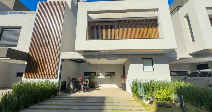 Belíssima casa de Alto Padrão de  3 Quartos suíte, 3 Vagas de garagem 209 m² privativos em Santa Felicidade