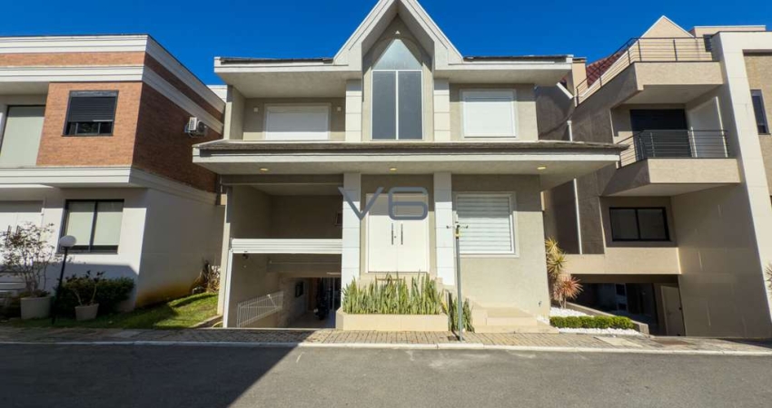 Casa Alto Padrão com 264m² privativos, 4 quartos, 5 vagas de garagem, no Campo Comprido, Curitiba-PR.