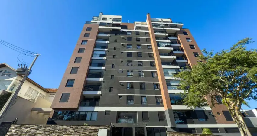 Cobertura Duplex com 150 m² privativos, 3 quartos, 3 vagas de garagem, no São Francisco, Curitiba-PR.