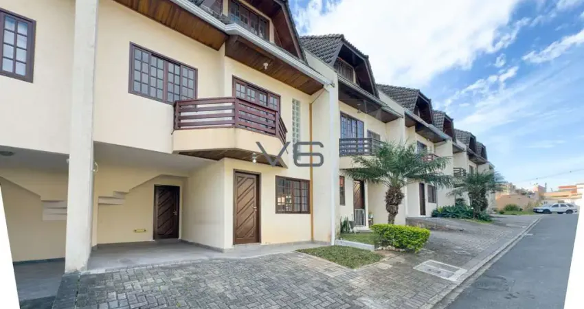 Sobrado em condomínio, 2 suítes, 175 m² privativos, 2 vagas de garagem, no Xaxim, Curitiba - PR.
