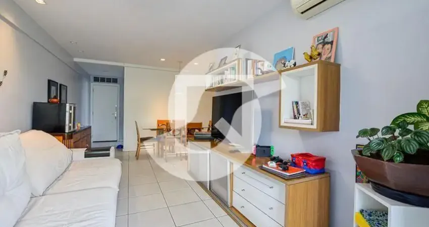 Charme, Conforto e Sofisticação imperam nesse 2 quartos com suíte e varanda em Icaraí!