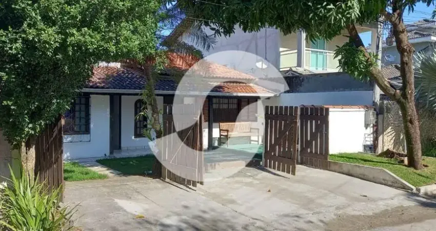 Casa Linear em Rua arborizada e bucólica em ITAIPU!!!
