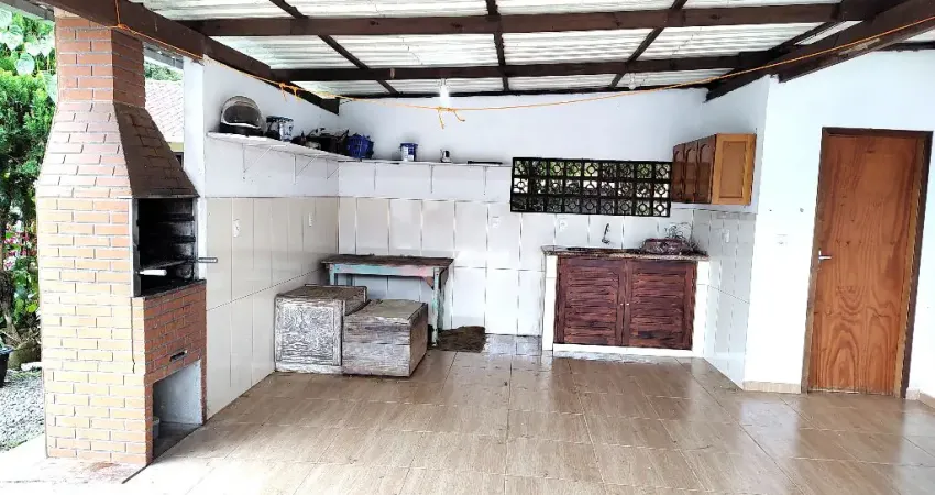 Casa com 2 quartos à venda na Servidão Judith Coutinho, 41, São Marcos, Joinville