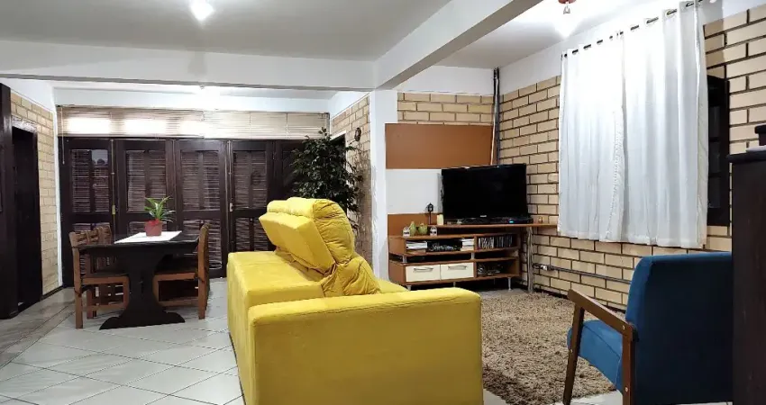 Casa plana averbada com 3 quartos no bairro Costa e Silva