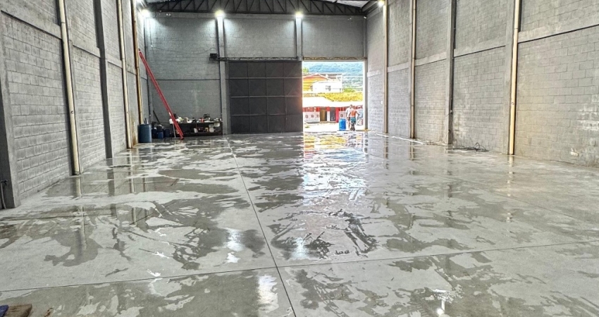 Barracão / Galpão / Depósito com 1 sala para alugar em Campo Grande, Rio de Janeiro 