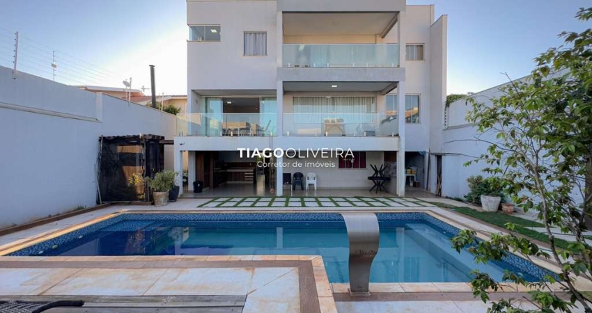 Casa 4 dormitórios à venda Jardim Cidade Monções Maringá/PR