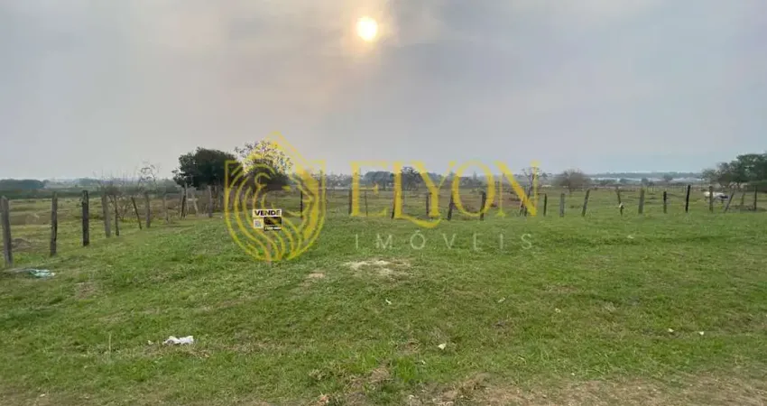 Casa comercial à venda no Jardim Esplanada, Guaratinguetá 