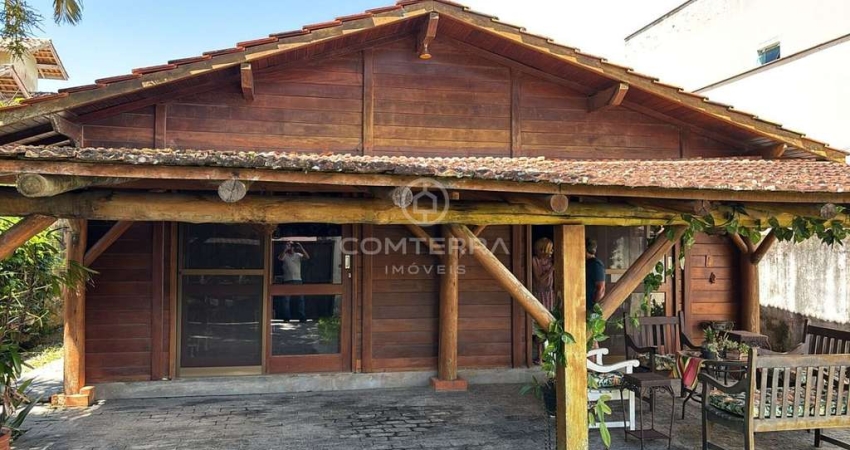Casa com 3 quartos à venda na Rua Irineu José Moreira, Centro, Porto Belo