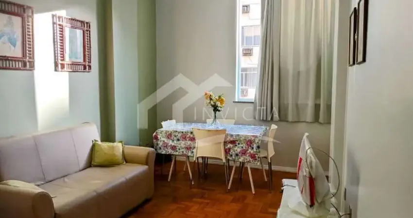 Excelente apartamento quarto e sala, em boa localização no posto 4 de copacabana. com porteira fechada!