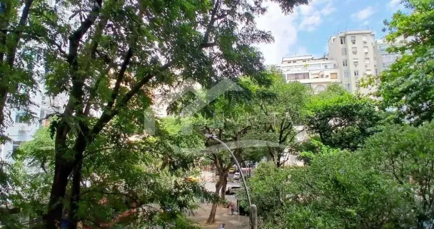 Belíssimo apartamento de dois quartos com vaga pé na areia!!!