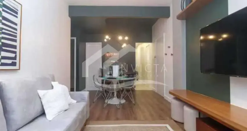 Apartamento de 2 quartos com excelente localização no leblon, a apenas duas quadras da praia.