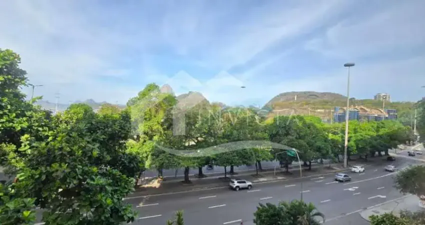Conjugado frontal à praia de botafogo . vista deslumbrante . totalmente reformado