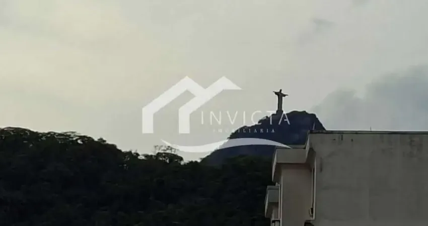 Excelente 2 quartos com varanda, dependencia completa, ao lado do metrô siqueira campos e com vista cristo!!!