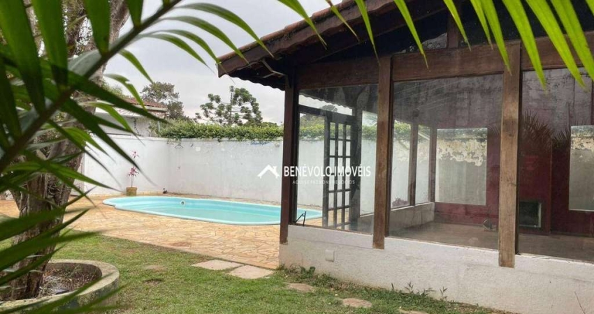 Casa com 4 dormitórios para alugar, 300 m² por R$ 8.000,01/mês - Vila Santo Antônio - Cotia/SP