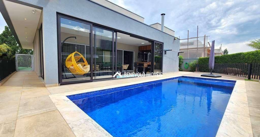 Casa com 3 dormitórios à venda, 303 m² por R$ 3.400.000 - Granja Viana - Carapicuíba/SP