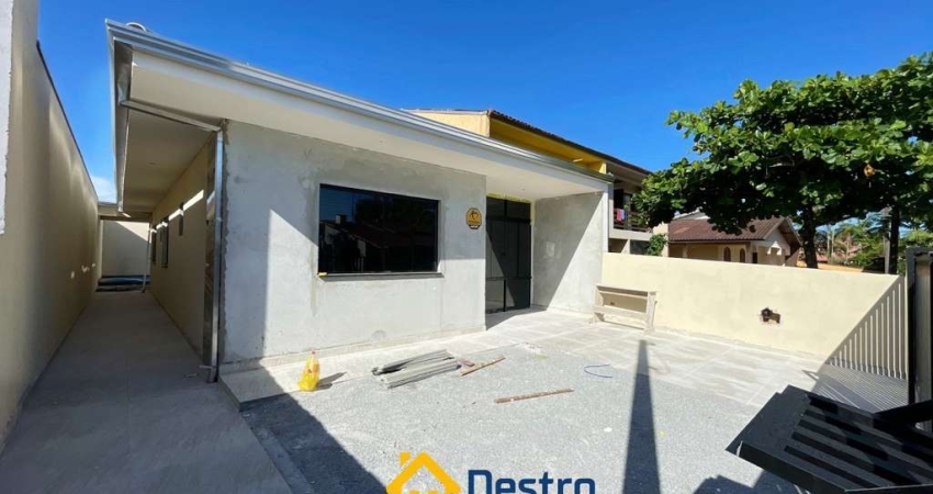 Casa para Venda em Pontal do Paraná, Canoas, 3 dormitórios, 1 suíte, 2 banheiros, 2 vagas