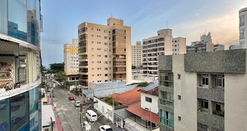 Apartamento 3 quartos, 2 vagas, Jardim Camburi, próximo à praia.