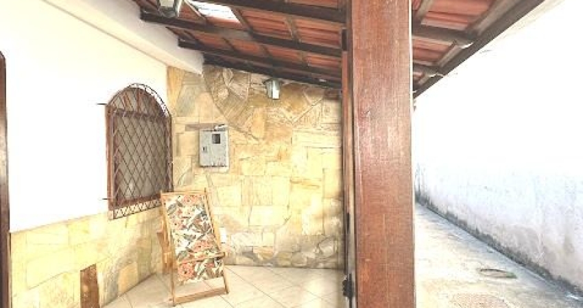Casa em vila residencial  3 quartos, varanda, em  Santa Luíza - Vitória - ES