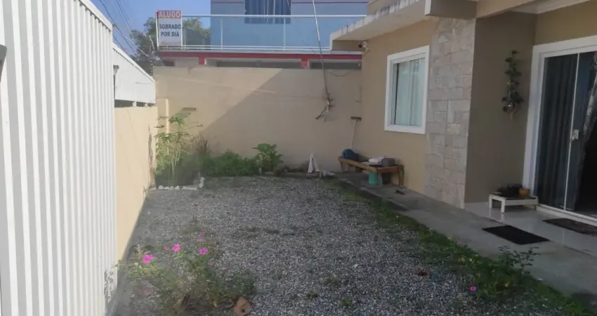 Ótima casa a 100 metros do mar para 6 pessoas , próximo ao show de matinhos