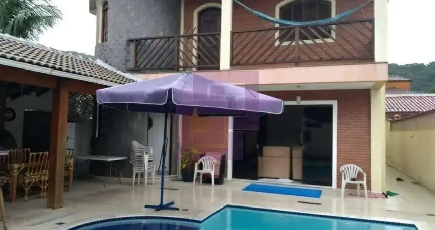 Sobrado à venda no bairro Balneario Praia do Perequê em Guarujá/SP