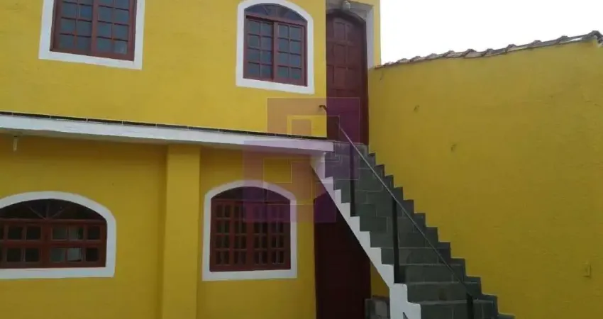 Sobrado à venda no bairro Vila Santa Rosa em Guarujá/SP