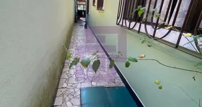 Sobrado à venda no bairro Vila Santa Rosa em Guarujá/SP