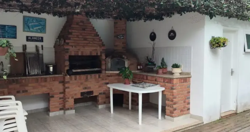 Linda Casa à venda com 584m² 4  quartos 4 suítes 4 vgs   Jardim Guedala