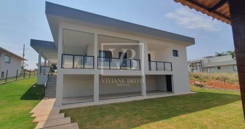 Belíssima casa à venda no Condomínio Serra Verde, IGARAPÉ - MG