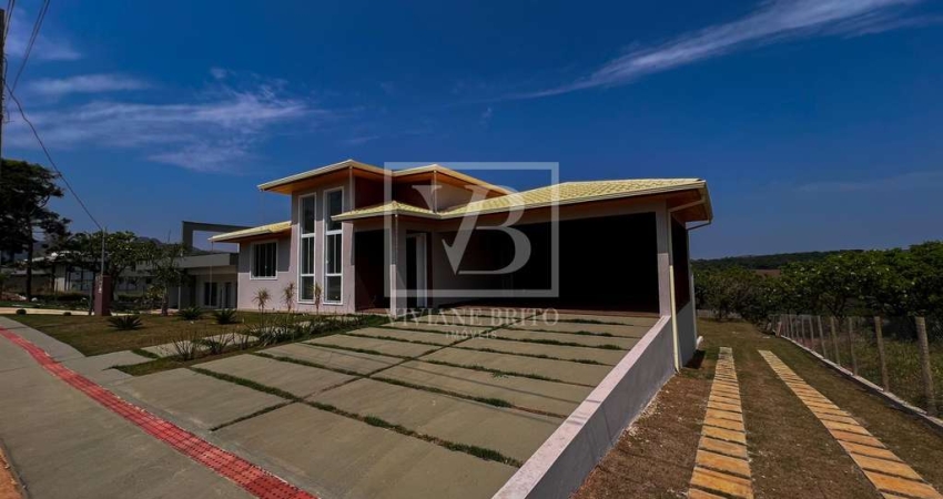 Belíssima Casa à venda, Condomínio Serra Verde, IGARAPÉ - MG