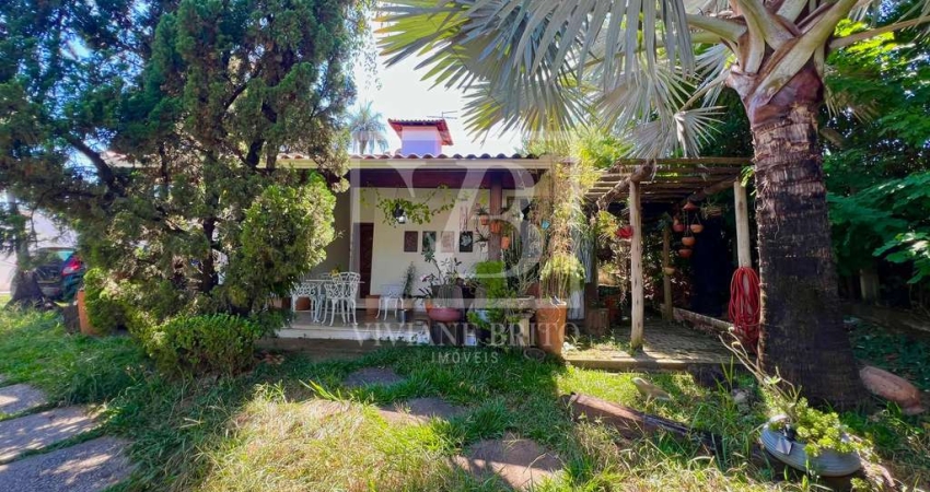 Casa espaçosa com ampla área verde à venda no Arquipélago Verde