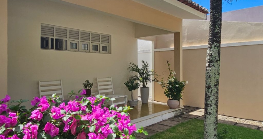 Casa com 3 quartos à venda na Rua Ana Angelina de Macedo, 1943, Candelária, Natal