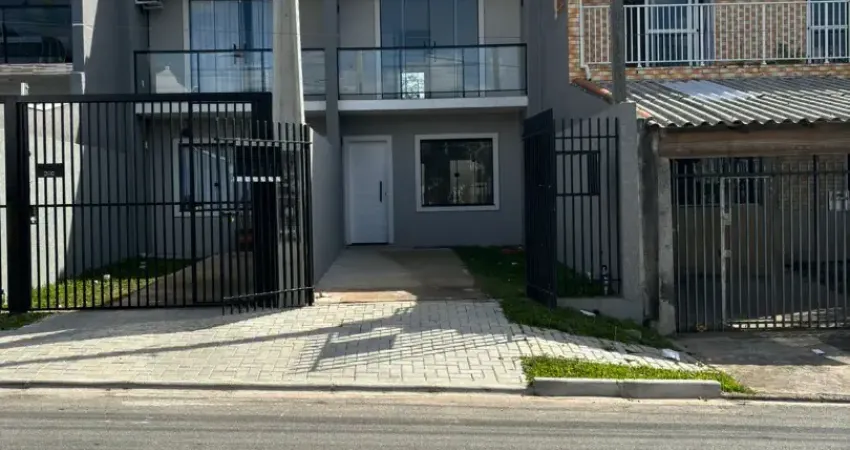 Título: oportunidade única! sobrado averbado com sacada, 2 quartos e acabamento moderno em porcelanato e laminado