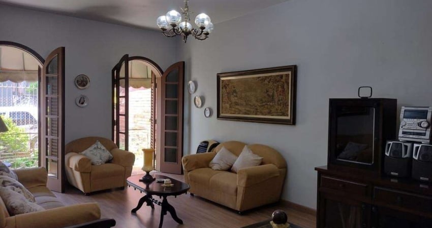 Casa para Venda em Mogi Mirim, Centro, 3 dormitórios, 1 suíte, 4 banheiros, 2 vagas