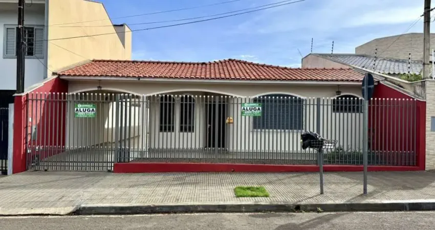 Casa com 3 quartos para alugar por R$ 3800.00, 182.51 m2 - JARDIM LUCIANOPOLIS - MARINGA/PR