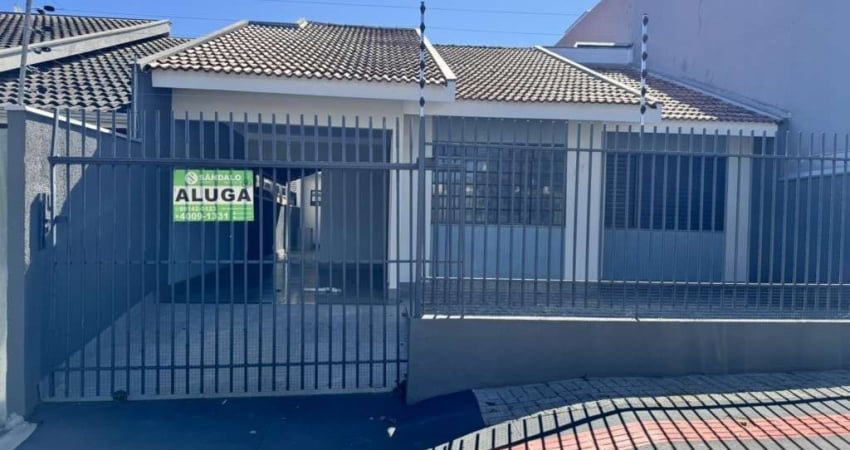 Casa com 3 quartos para alugar por R$ 2500.00, 190.00 m2 - JARDIM PARIS III - MARINGA/PR