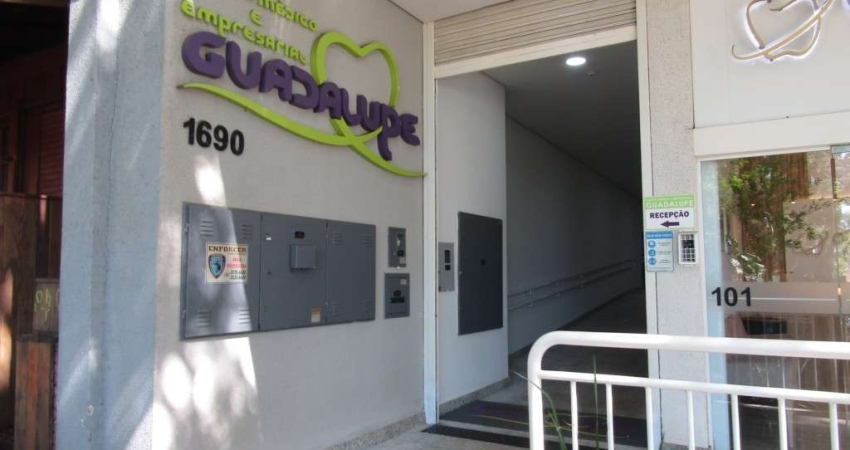 Sala Comercial para alugar por R$ 1900.00, 42.00 m2 - ZONA 05 - MARINGA/PR