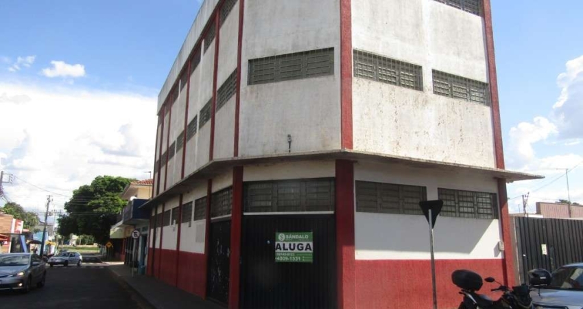 Salão Comercial para alugar por R$ 4900.00, 690.00 m2 - JARDIM PIONEIRO - PAICANDU/PR