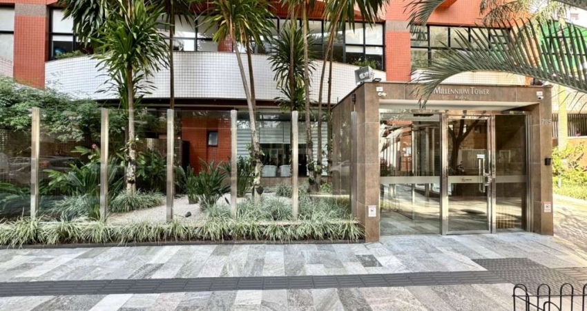 Apartamento com 6 quartos para alugar por R$ 7200.00, 209.92 m2 - ZONA 01 - MARINGA/PR