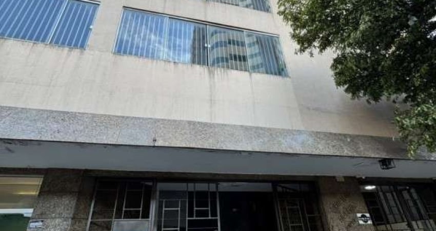 Apartamento com 3 quartos para alugar por R$ 3800.00, 0.00 m2 - ZONA 01 - MARINGA/PR