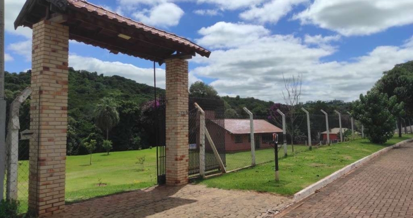 Casa em Condomínio com 2 quartos à venda por R$ 2500000.00, 150.00 m2 - PARQUE ALVAMAR - SARANDI/PR