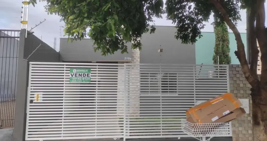 Casa com 3 quartos à venda por R$ 420000.00, 99.00 m2 - RESIDENCIAL ICARO - MARINGA/PR