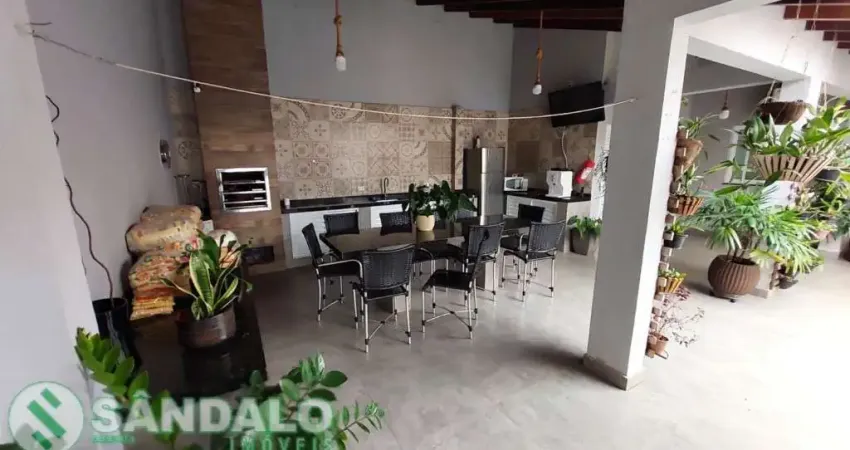 Casa com 4 quartos à venda na Rua Doutor Herbert Mayer, 507, Conjunto Habitacional Karina, Maringá